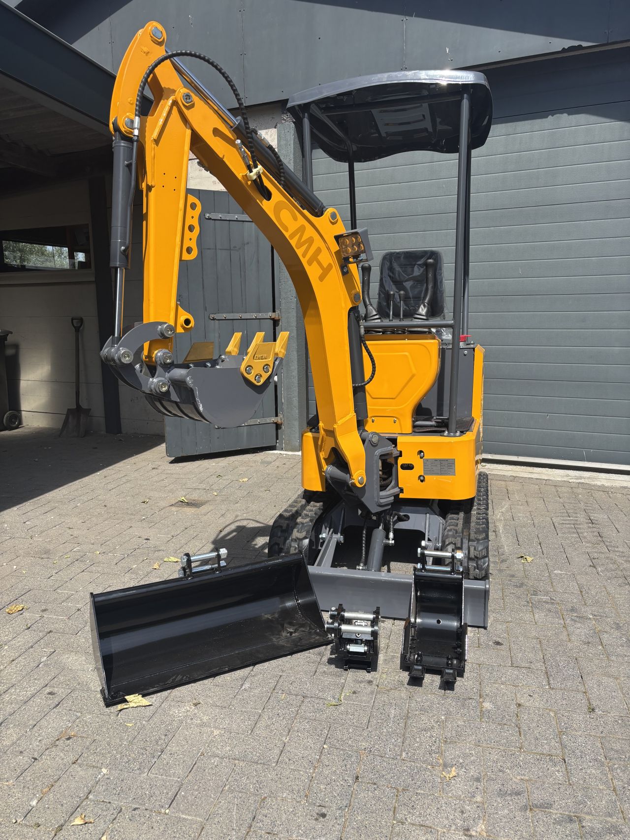 Cmh minigraver zwenkgiek