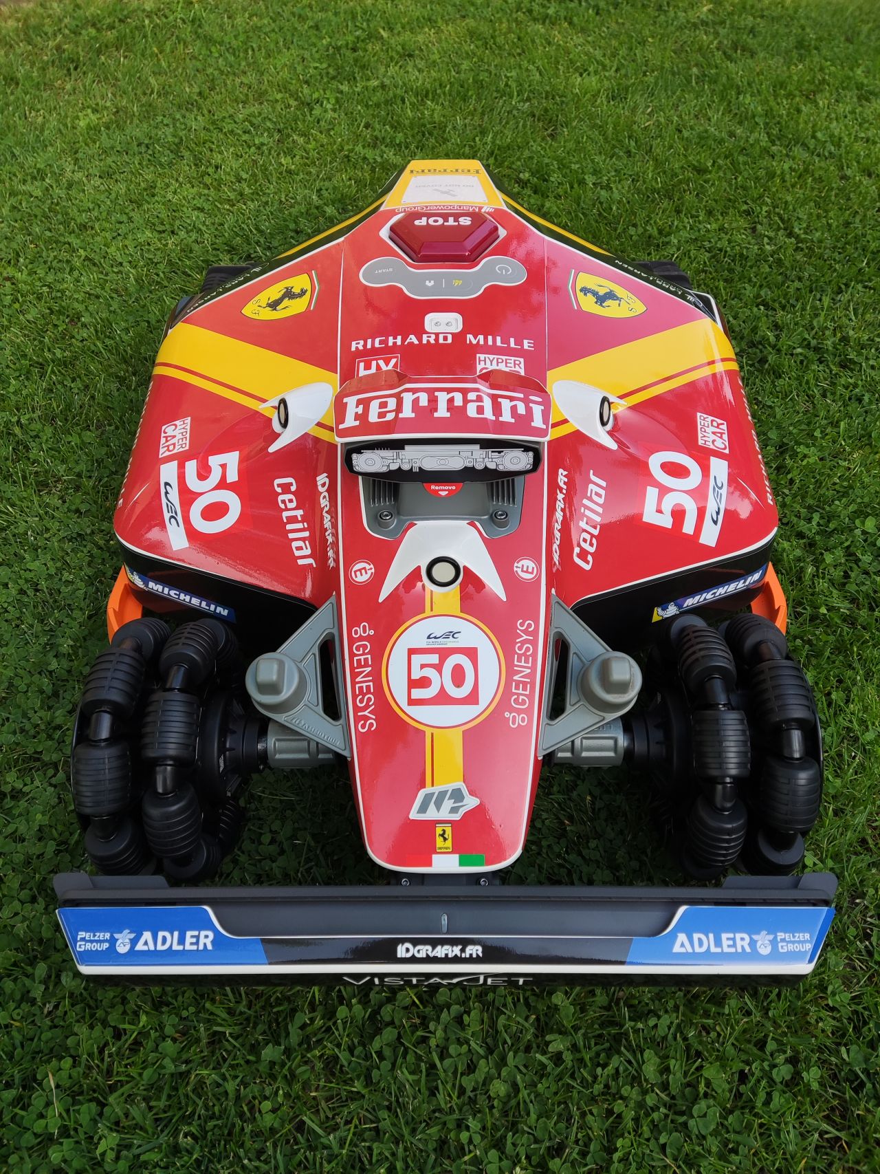 Nieuwe LUBA robotmaaier (GPS, 3000 m2, FERRARI styling, etc)