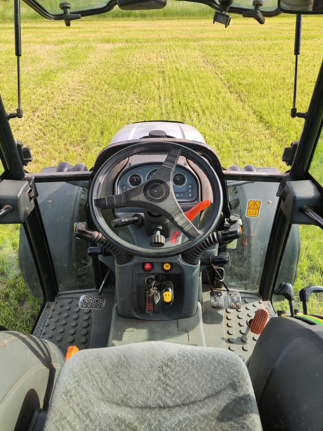LAMBORGHINI tractor (type R1.55, 52 pk, 4WD, cabine, 3.556 uur)