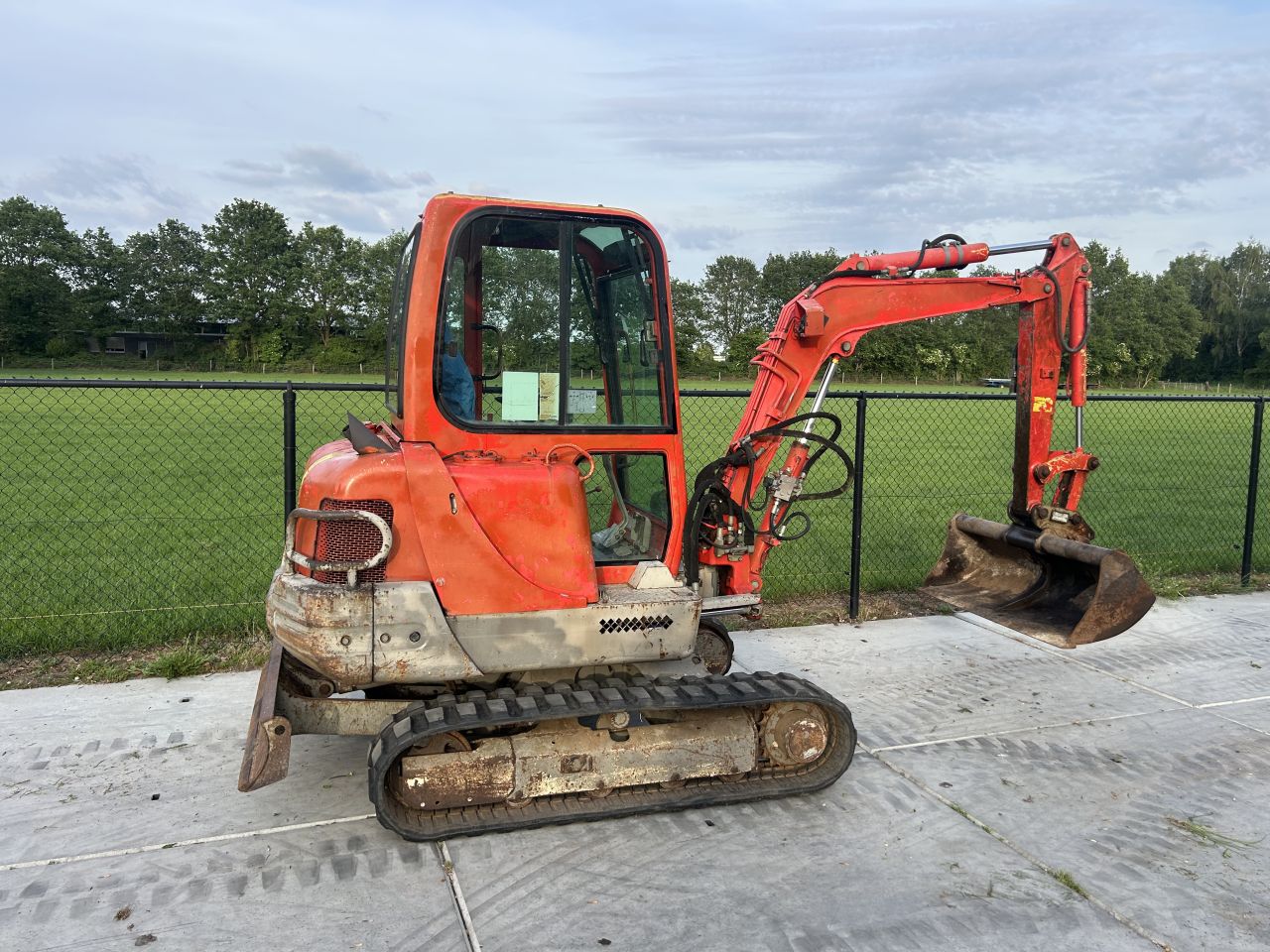 Yanmar b25v