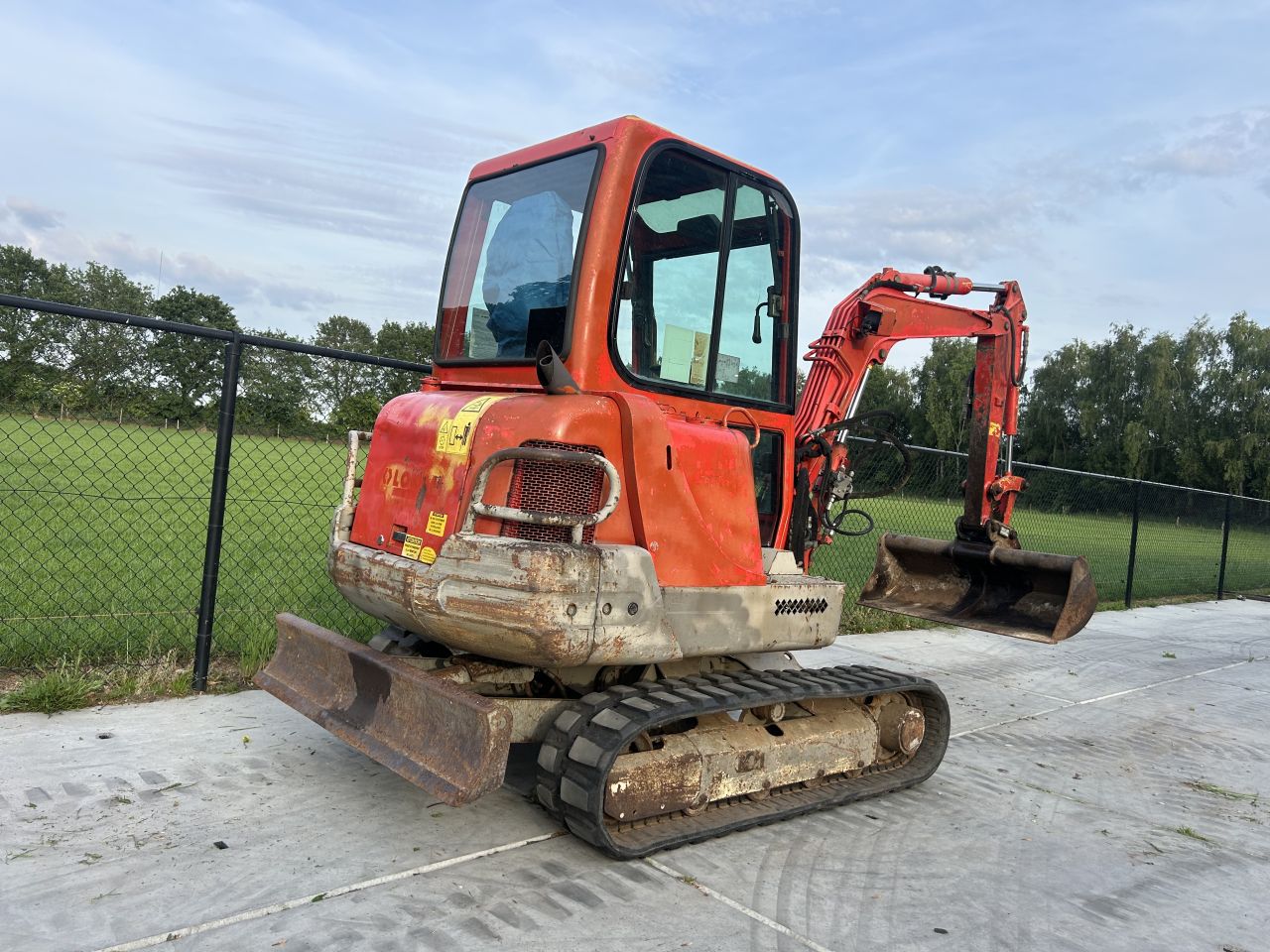 Yanmar b25v