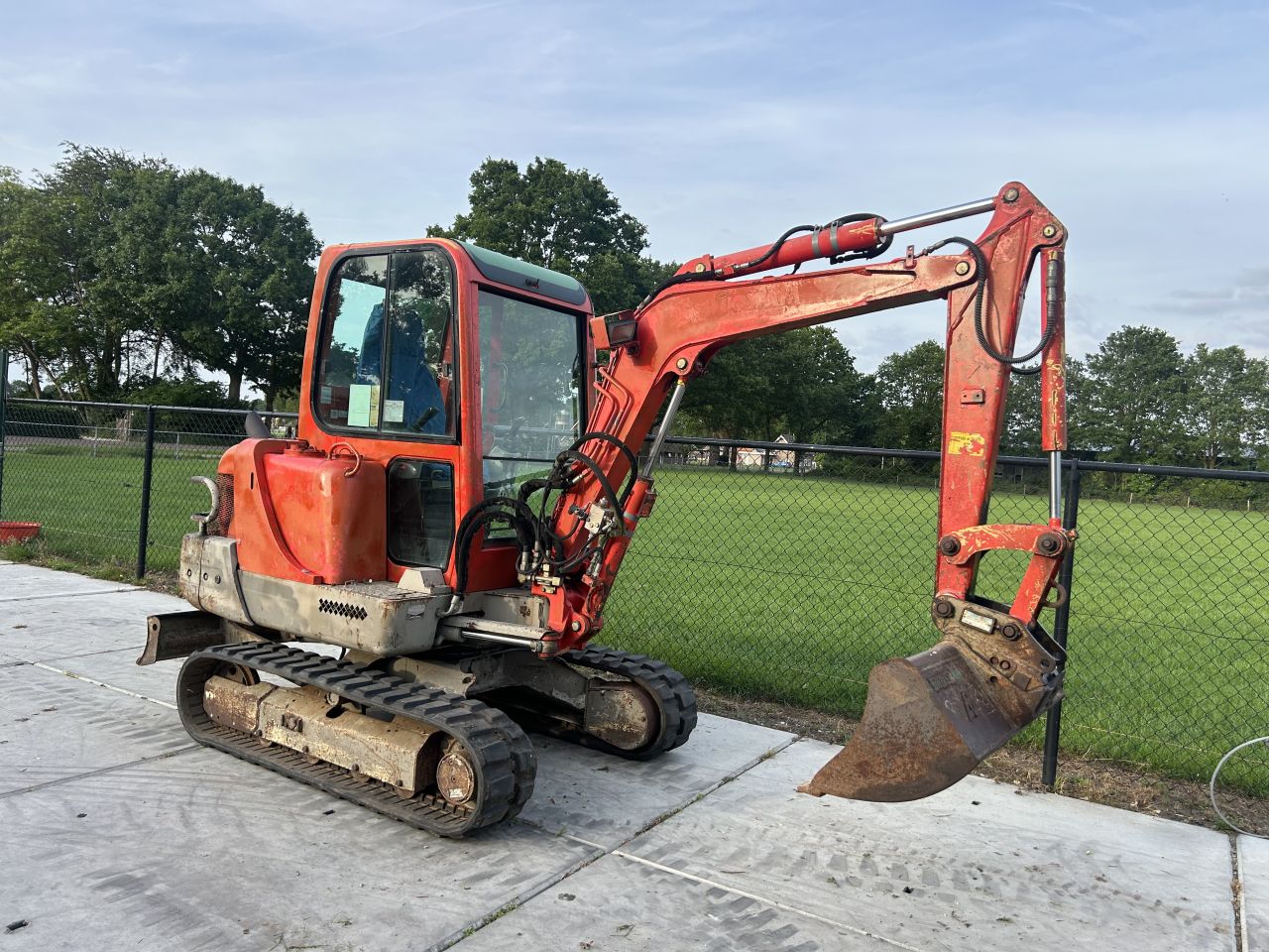 Yanmar b25v