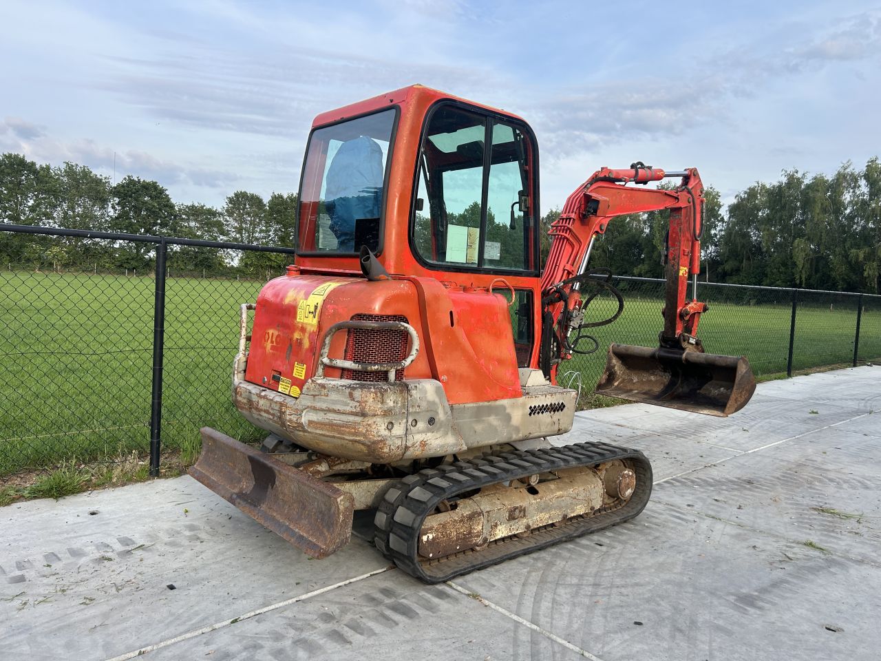 Yanmar b25v