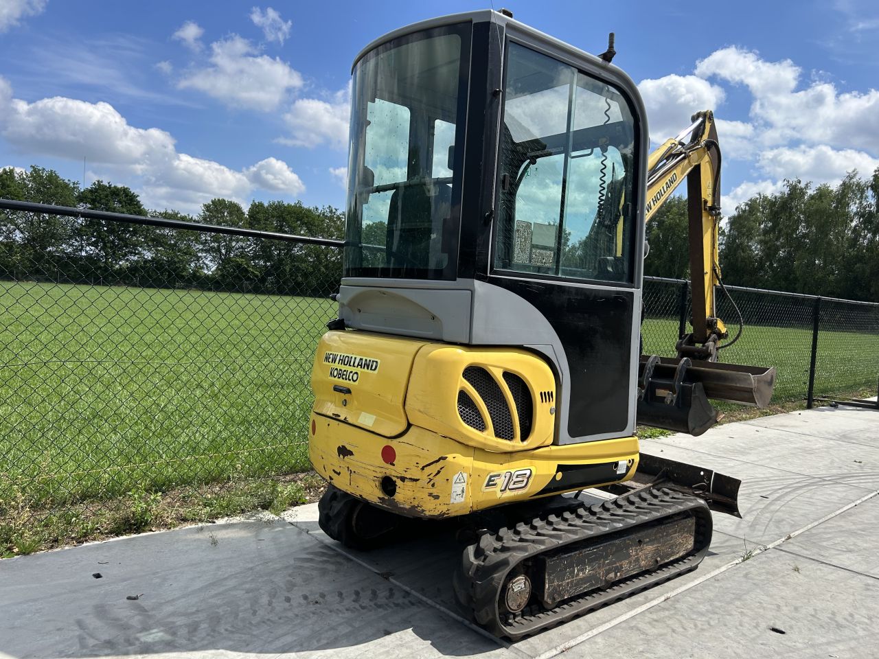 Complete New Holland E18 minigraver ( MARGE)