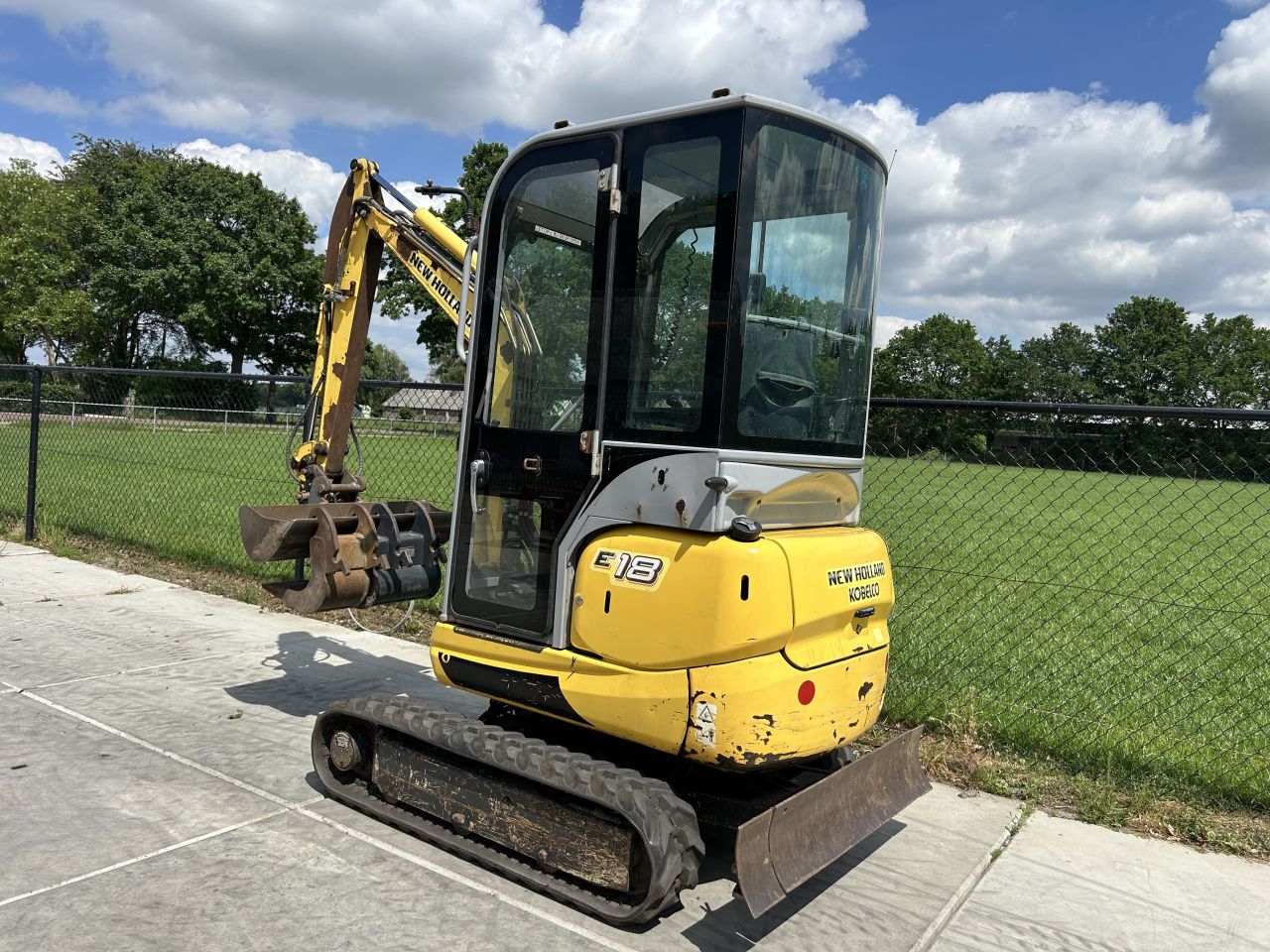 Complete New Holland E18 minigraver ( MARGE)