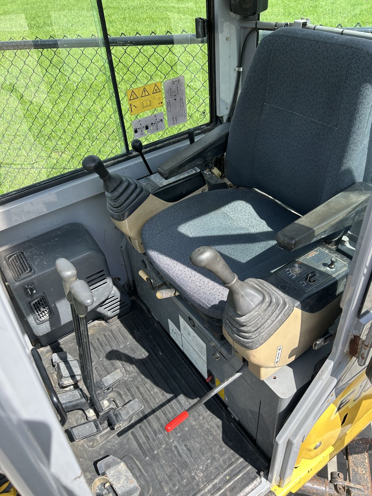 Complete New Holland E18 minigraver ( MARGE)