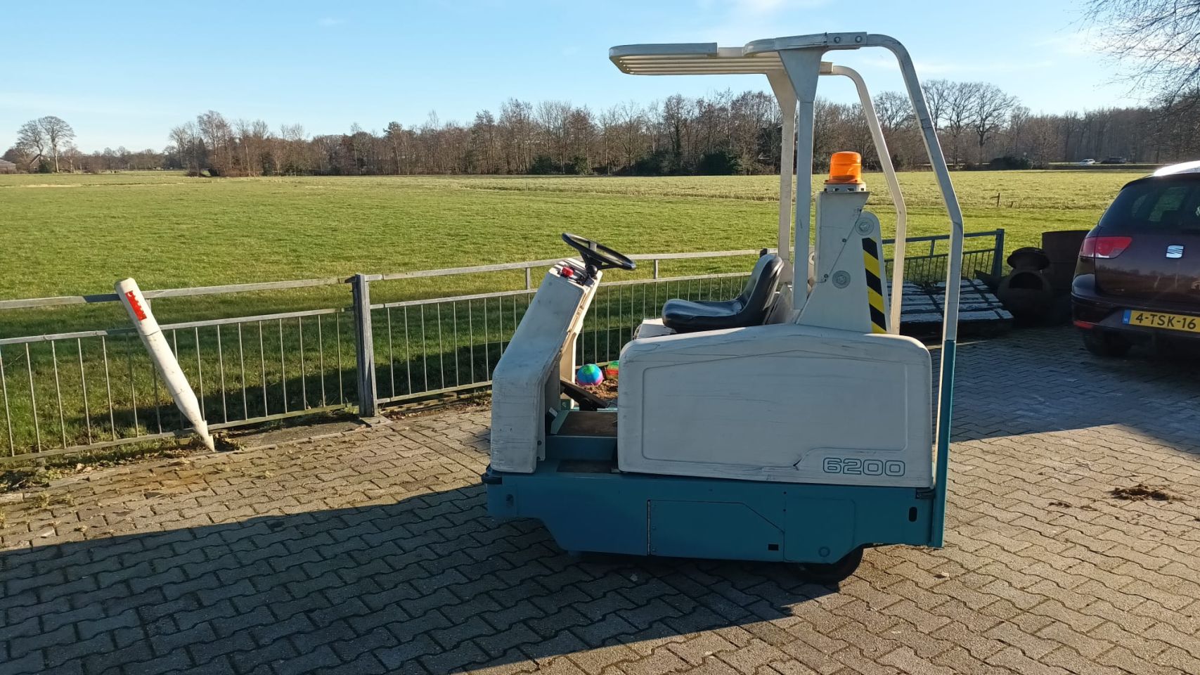 Gebruikte Tennant 6200 Industriële Veegmachine -nieuwe batterij!