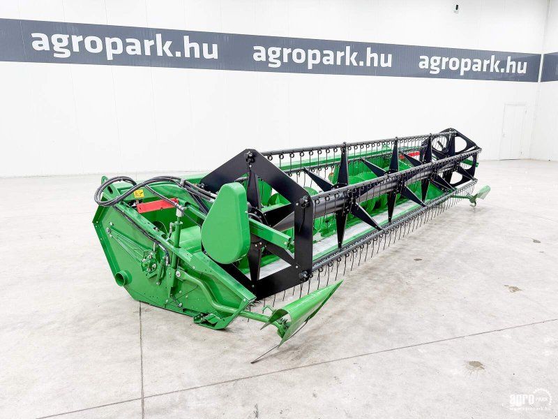 John Deere 620R UN 6.1 m grain header with new header trailer
