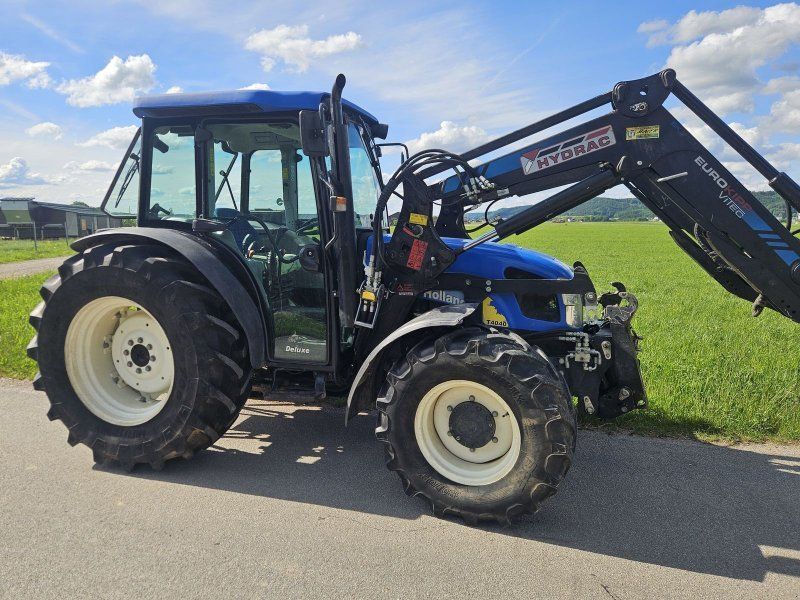 New Holland T4040