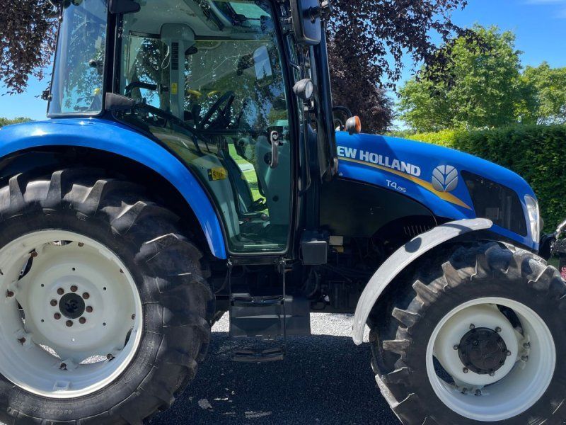 New Holland T 4.95