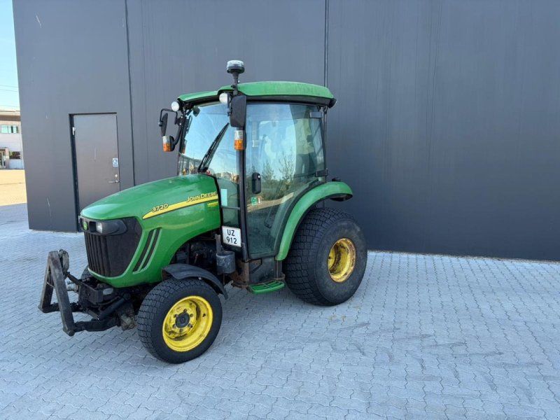 John Deere 3720