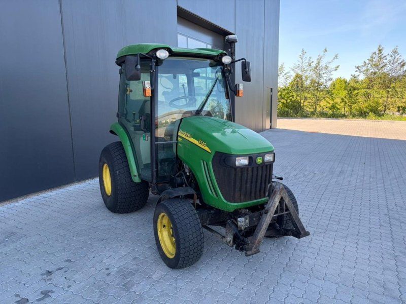 John Deere 3720