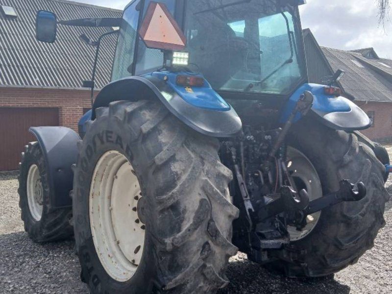 New Holland TM 150 med frontlift Range Command