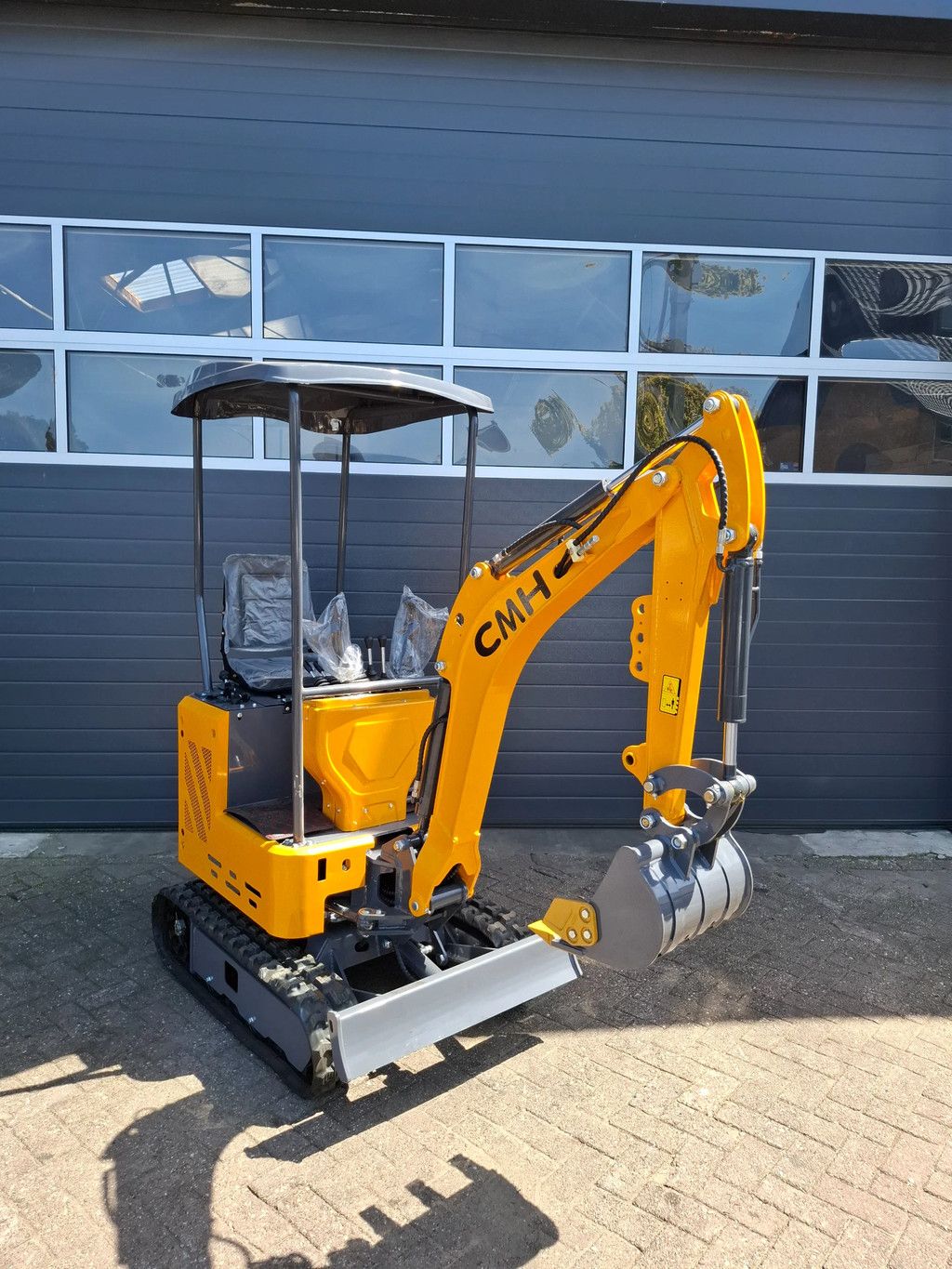 CMH LX10-B Minigraver 1tons Zwenkgiek