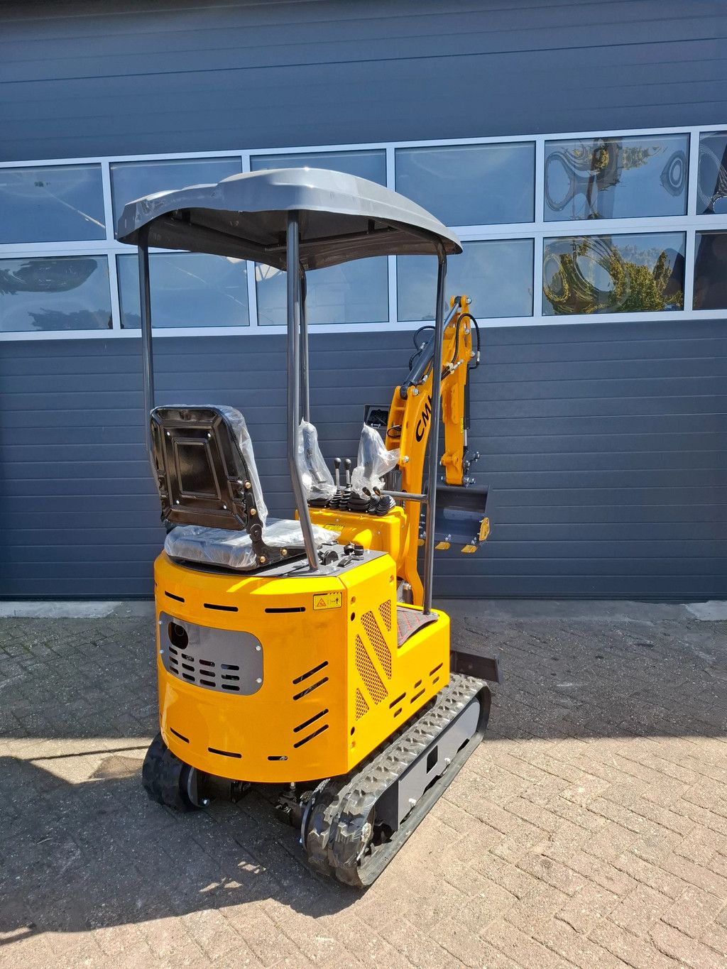 CMH LX10-B Minigraver 1tons Zwenkgiek