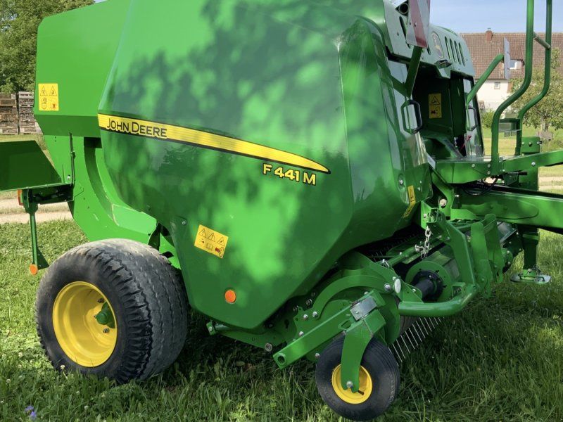 John Deere F441M