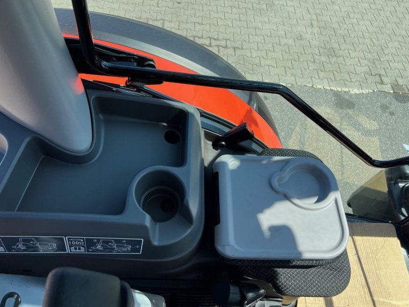 Kubota M6132