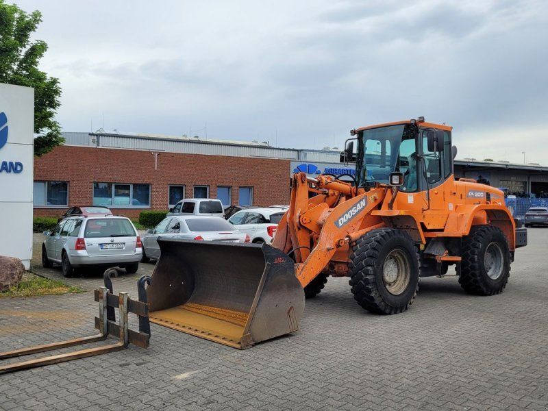 Doosan DL 200 mit Waage