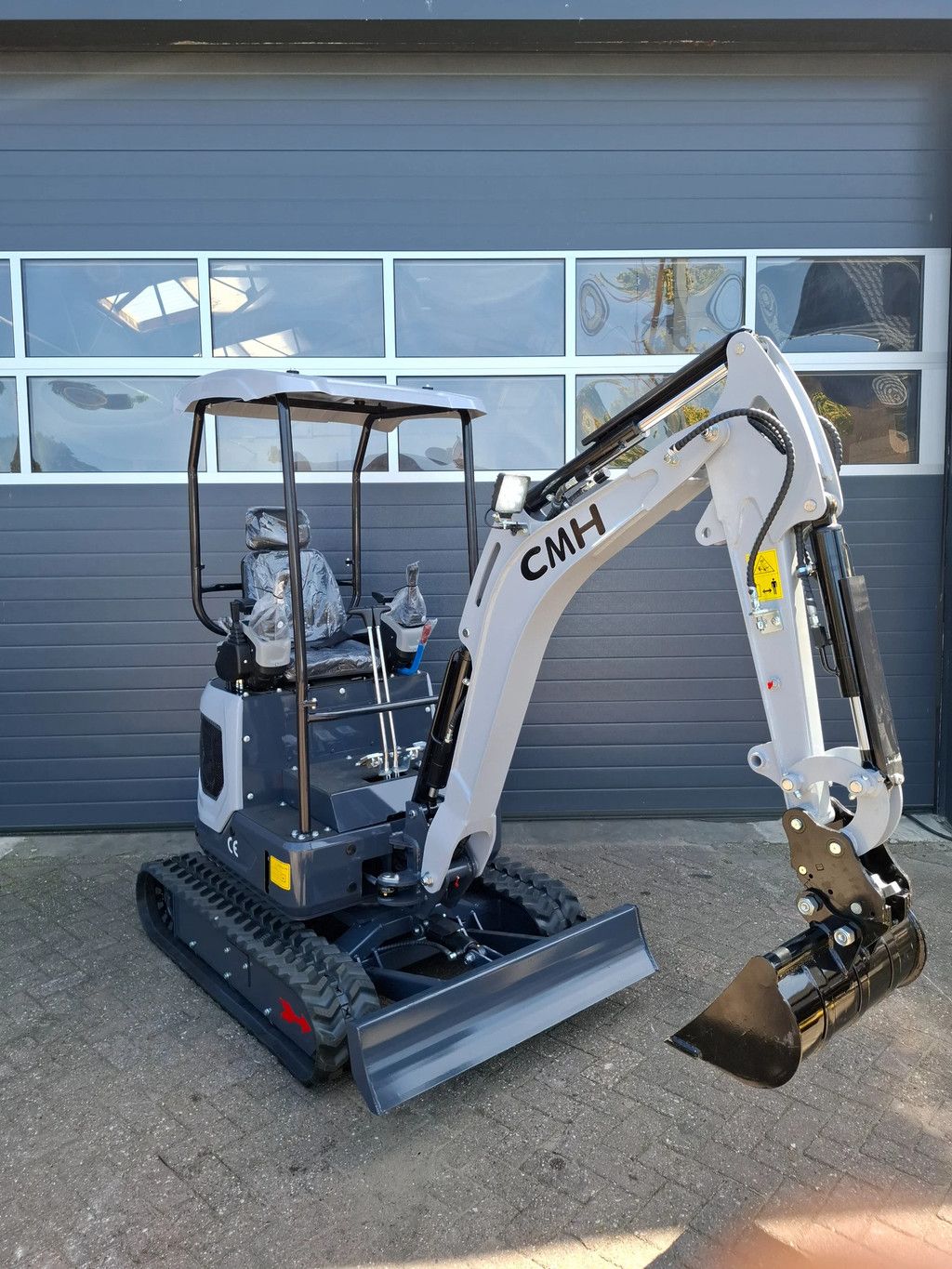 CMH LX18 Minigraver 1.8T Kubota D722