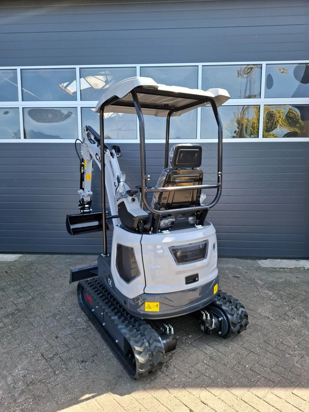 CMH LX18 Minigraver 1.8T Kubota D722