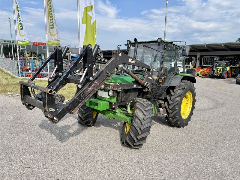 John Deere 1950 CC2 + Frontlader