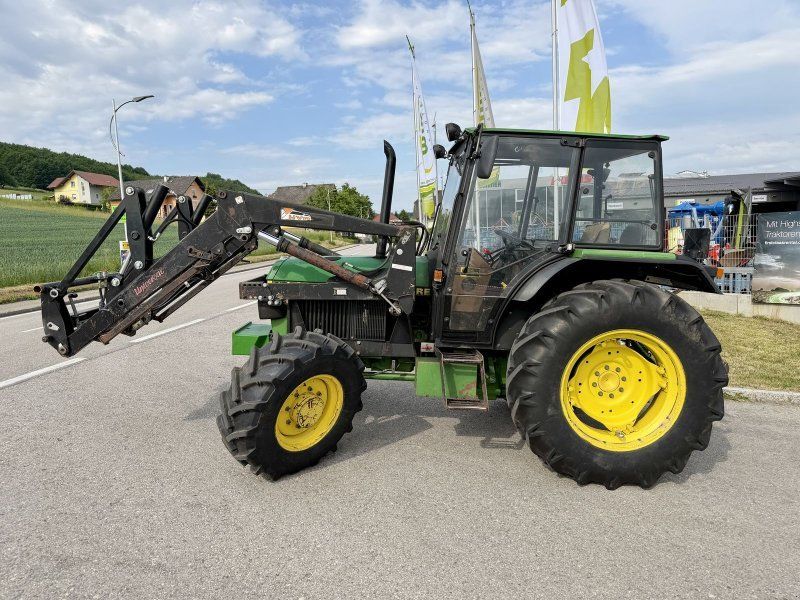 John Deere 1950 CC2 + Frontlader
