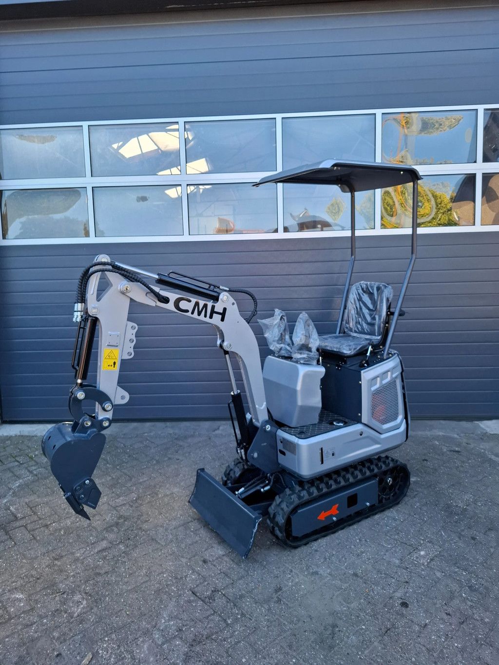 CMH LX06 minigraver 72cm (bj 2026)