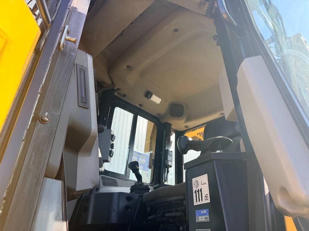 CAT D6T XL