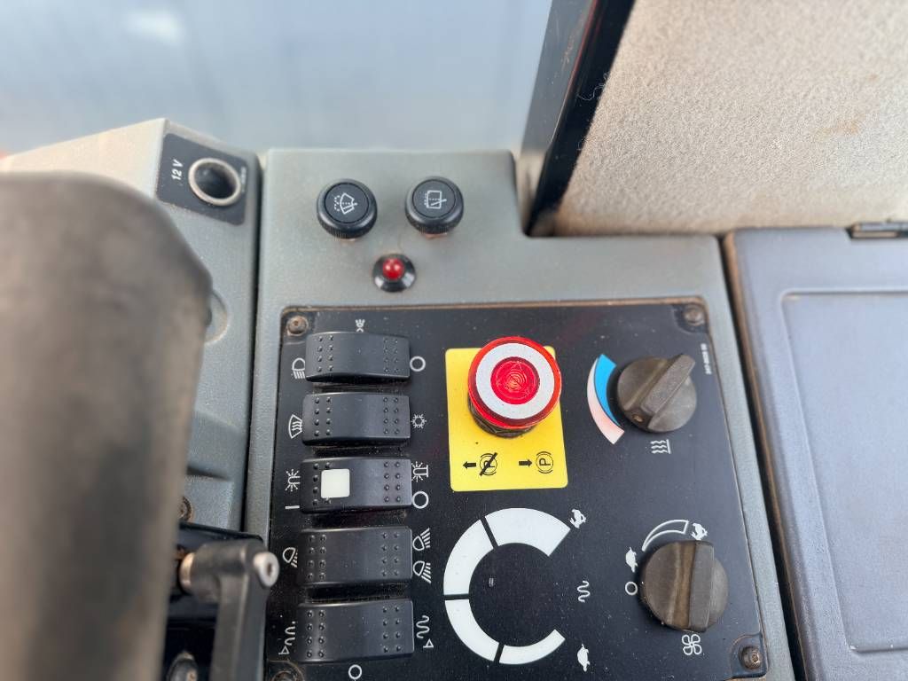 CAT CS74
