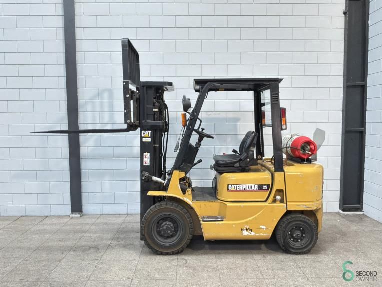 Gabelstapler CNG Caterpillar GP 25 K 2000 Triplex