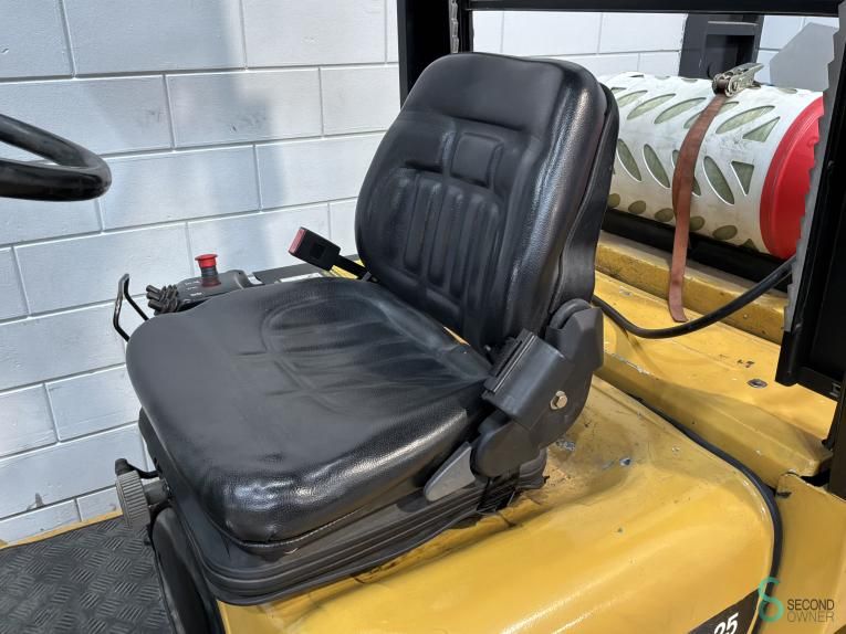 Gabelstapler CNG Caterpillar GP 25 K 2000 Triplex