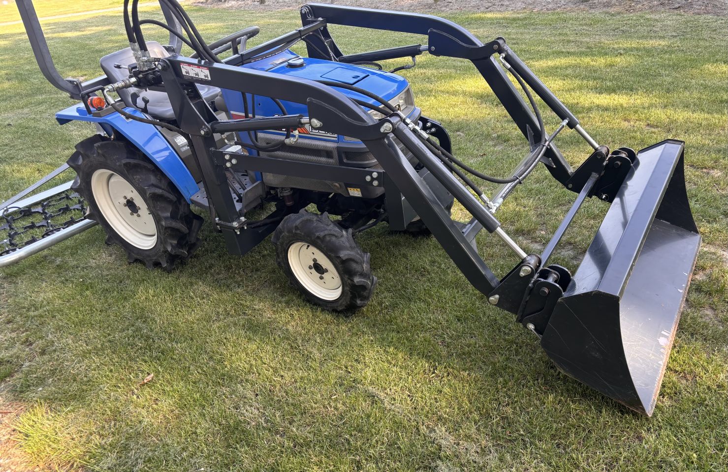Iseki TM17 4WD met voorlader - nette staat - incl onderhoud