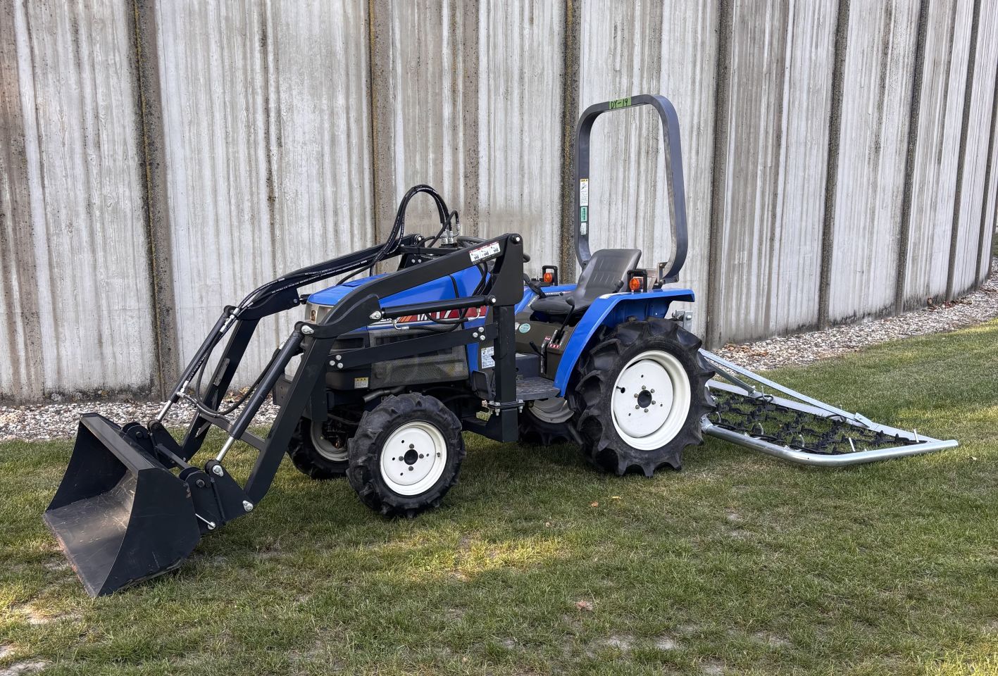 Iseki TM17 4WD met voorlader - nette staat - incl onderhoud