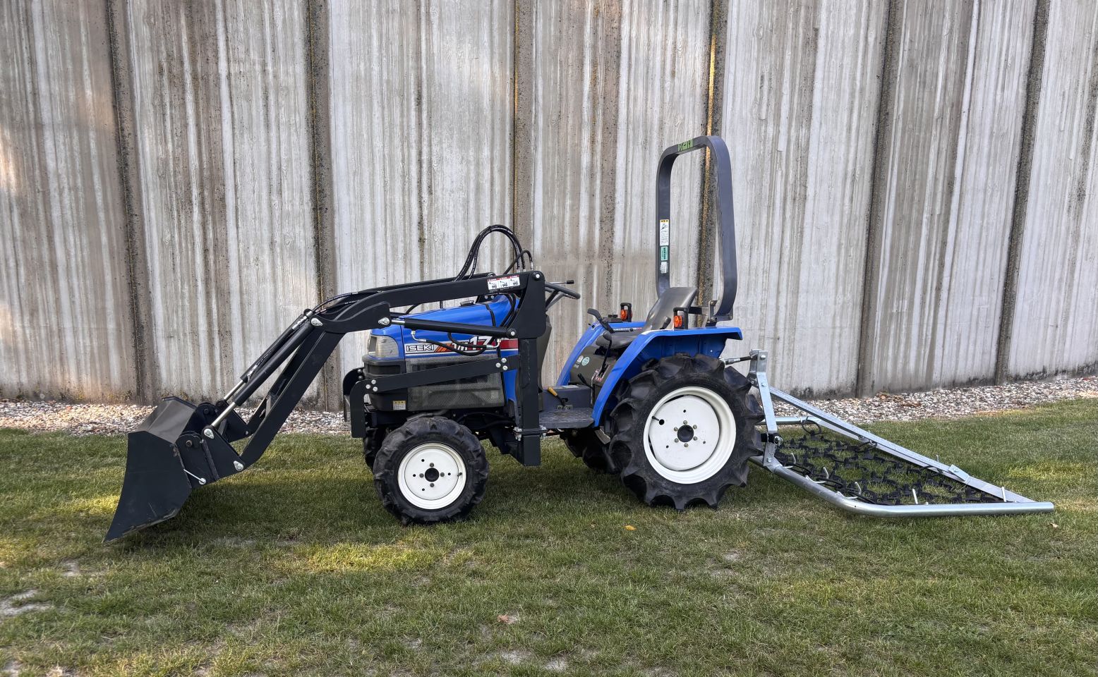 Iseki TM17 4WD met voorlader - nette staat - incl onderhoud