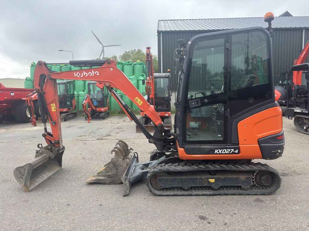 KUBOTA KX027-4