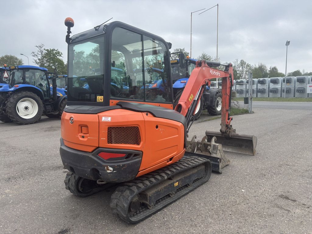 KUBOTA KX027-4