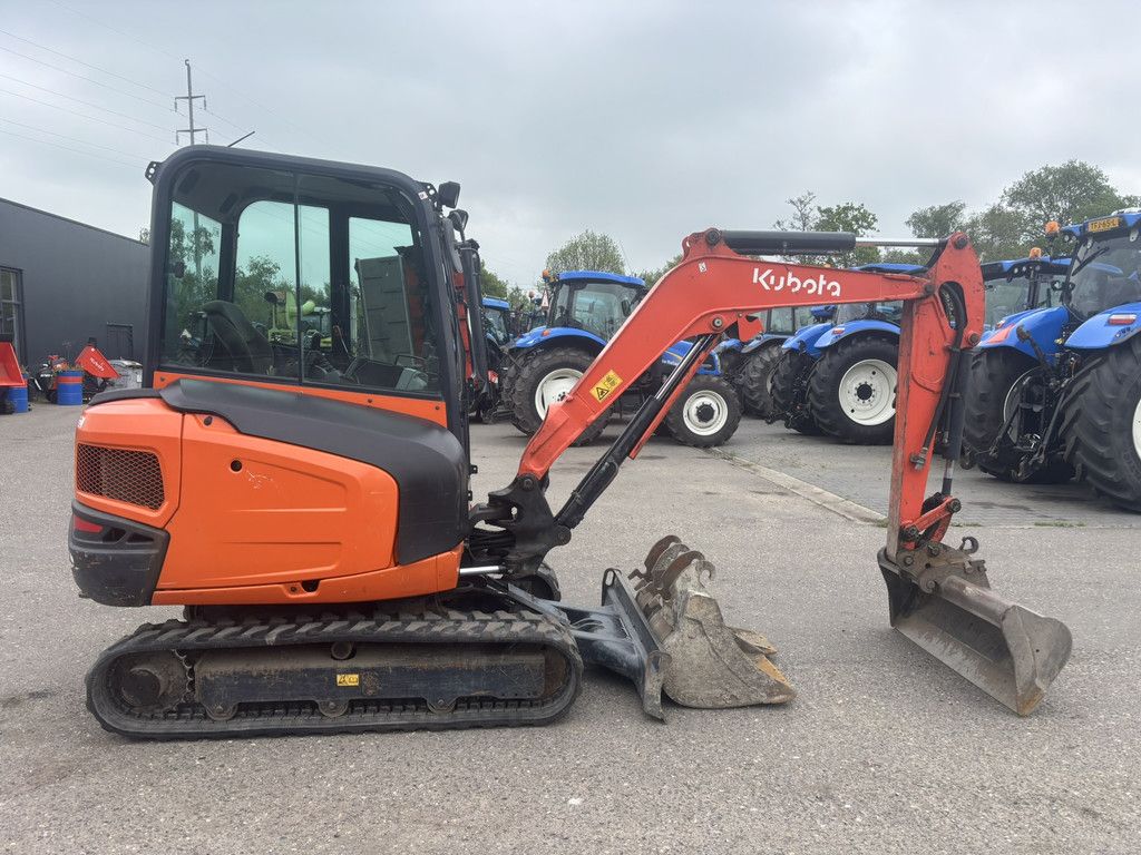 KUBOTA KX027-4