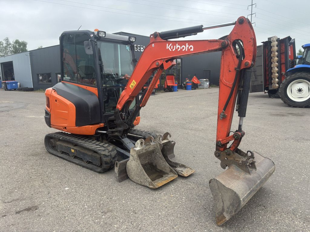 KUBOTA KX027-4