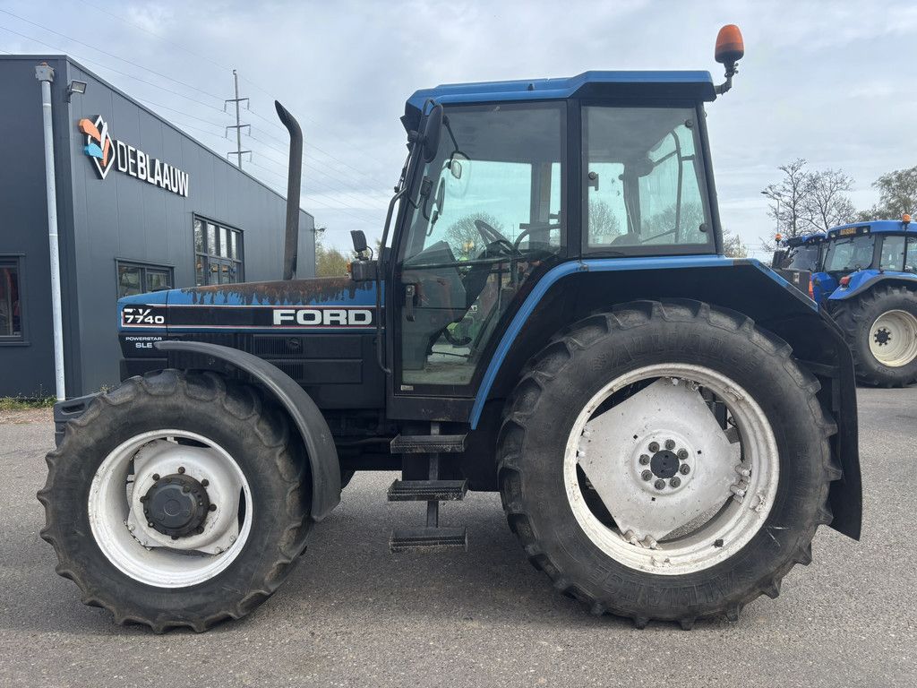 NEW HOLLAND 7740