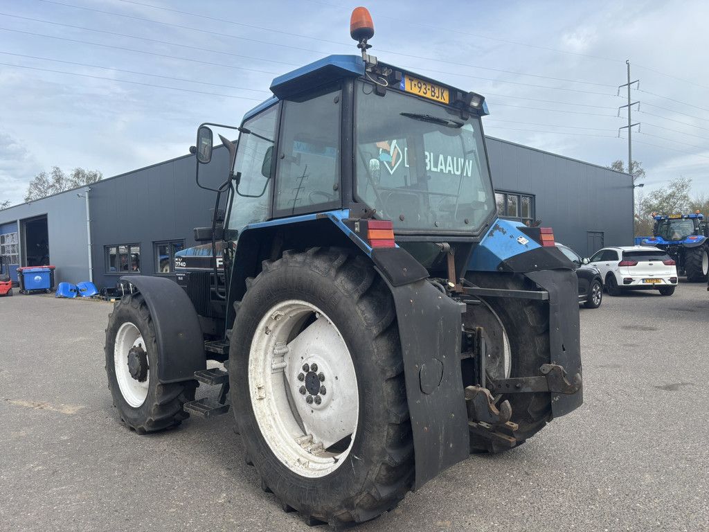 NEW HOLLAND 7740