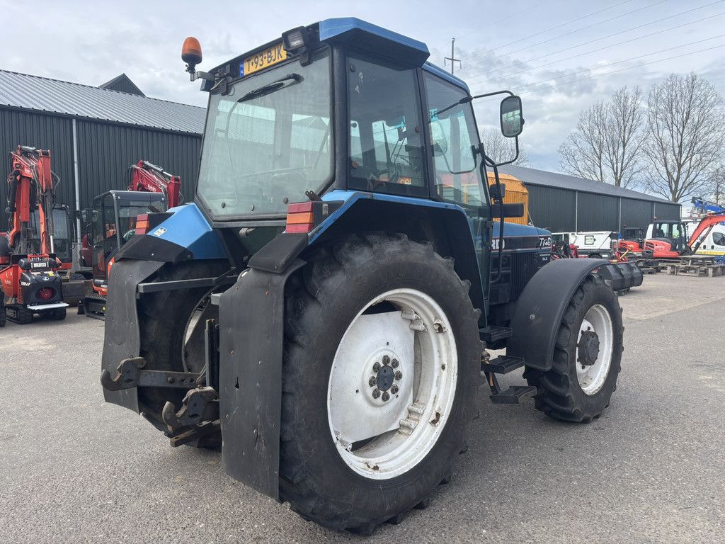 NEW HOLLAND 7740