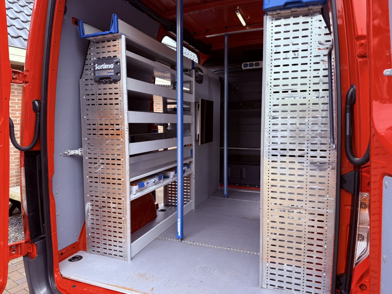 Mercedes Sprinter Sortimo servicebus L1 H2 Victron omvormer
