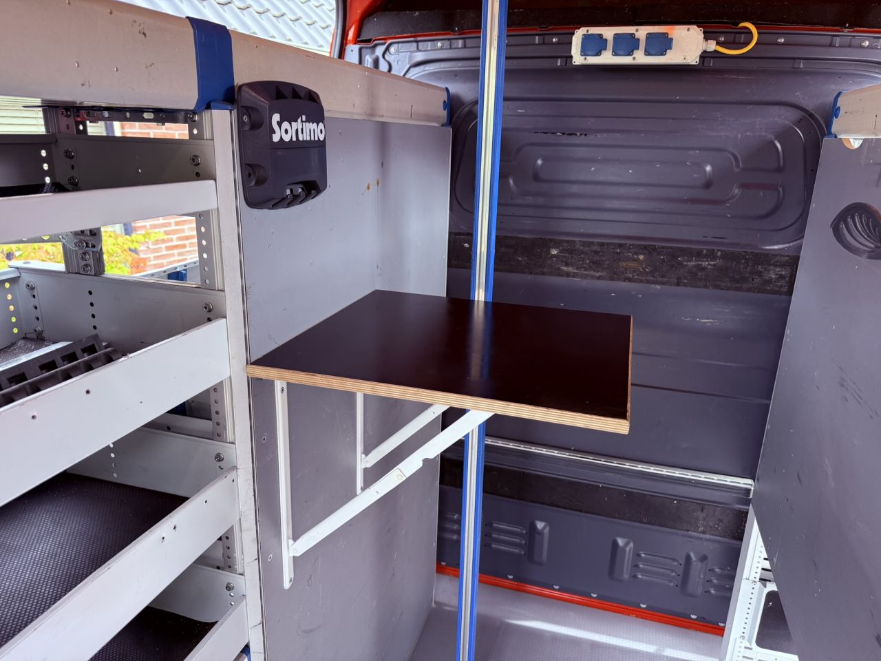 Mercedes Sprinter Sortimo servicebus L1 H2 Victron omvormer