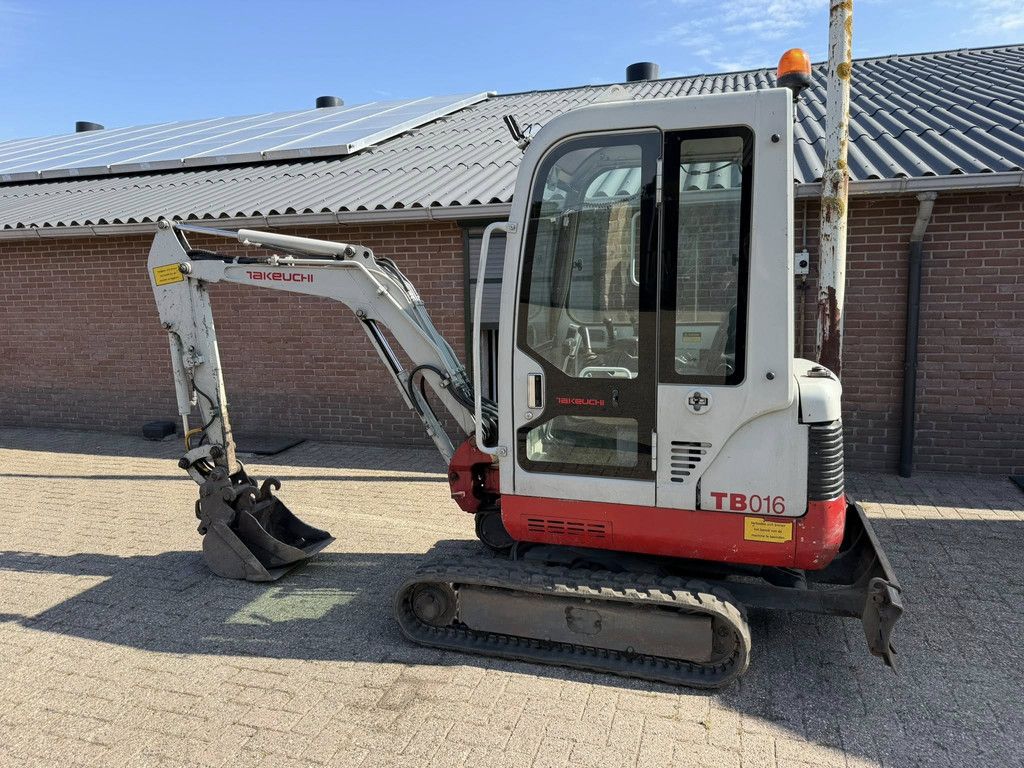 Takeuchi TB 016 Graafmachine