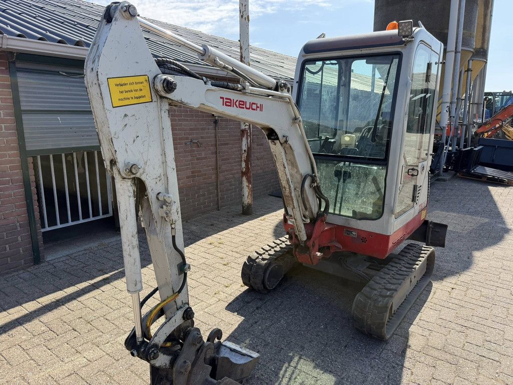 Takeuchi TB 016 Graafmachine