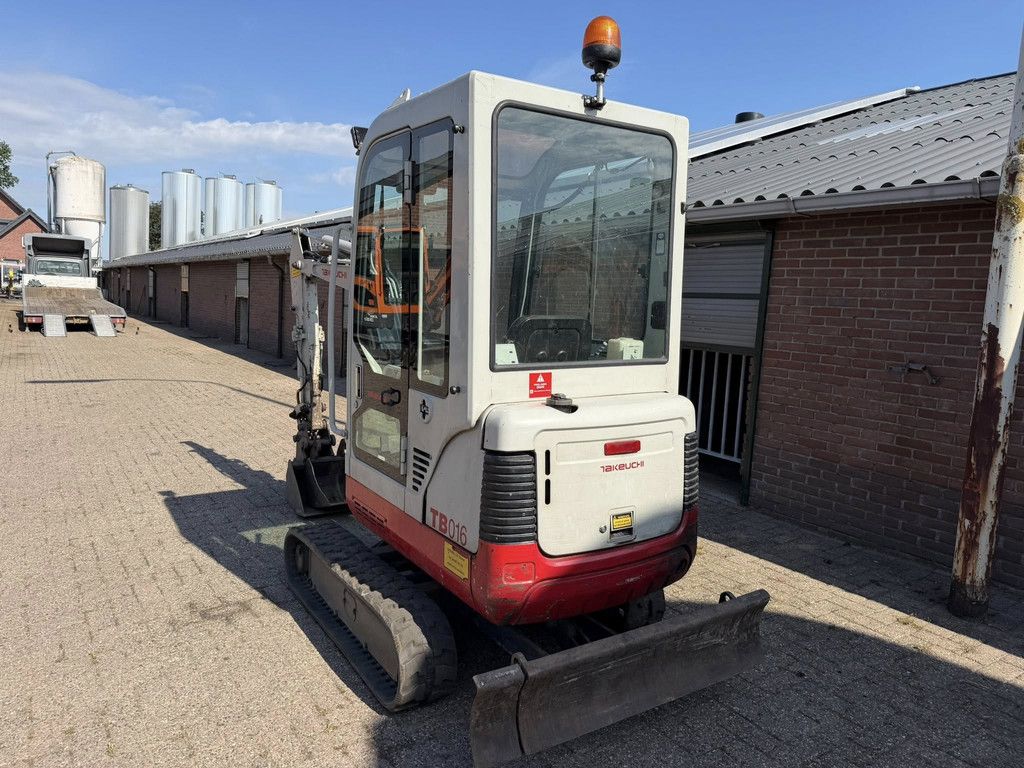 Takeuchi TB 016 Graafmachine