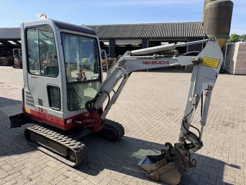 Takeuchi TB 016 Graafmachine