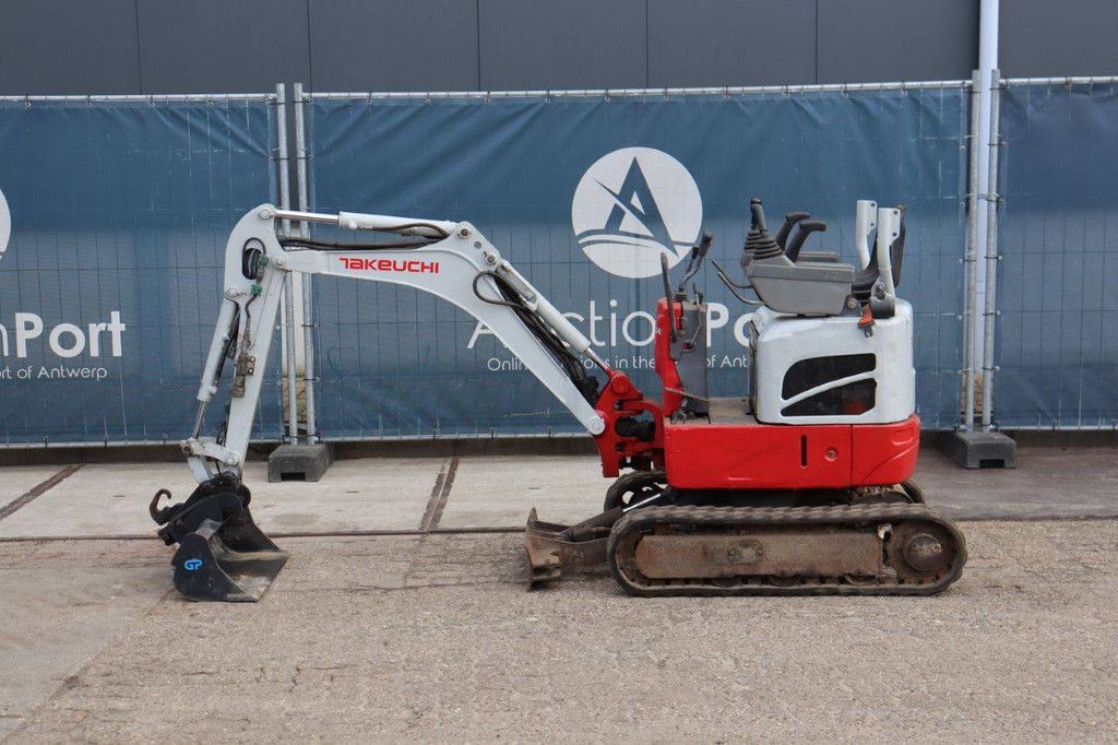 Mini excavator Takeuchi TB210R Diesel 2016
