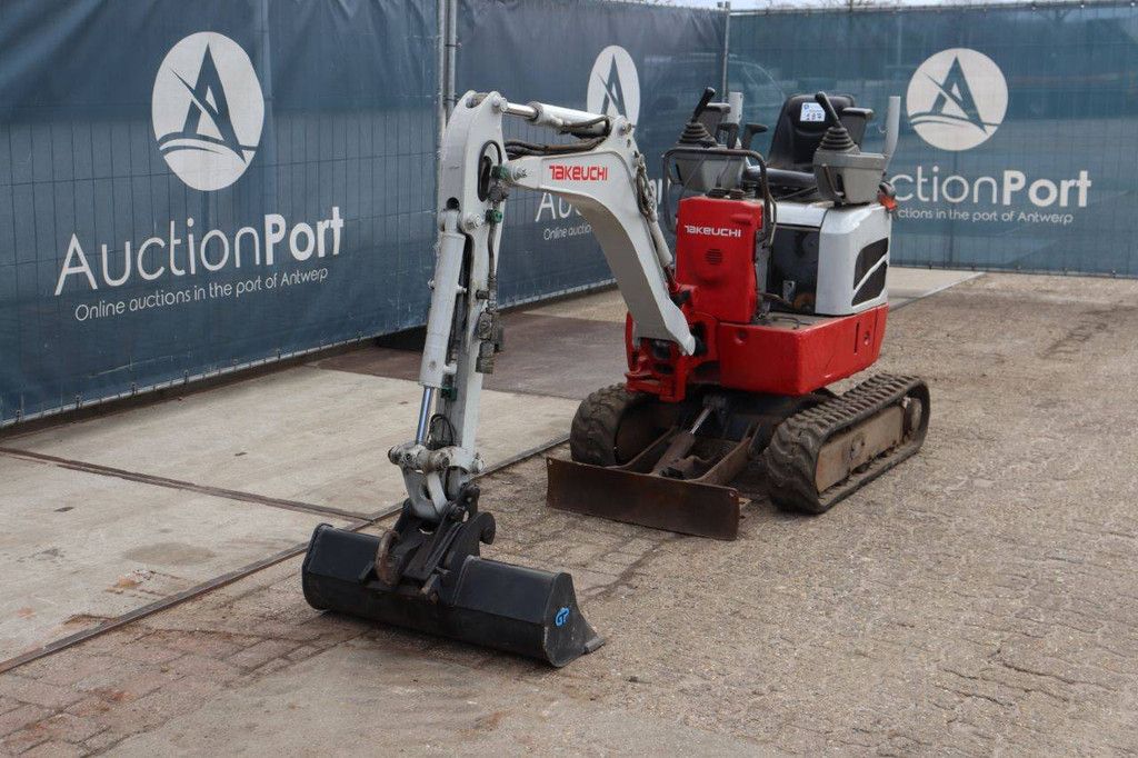 Mini excavator Takeuchi TB210R Diesel 2016