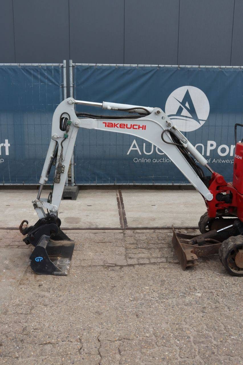 Mini excavator Takeuchi TB210R Diesel 2016